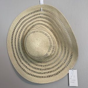 Beach hat, new with tags